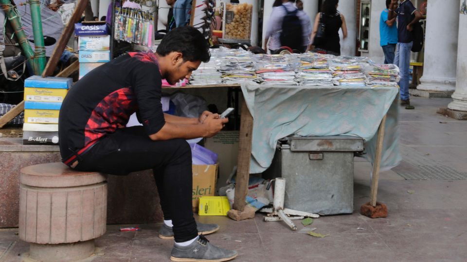 الهند تفرض ضرائب على واردات الهواتف الذكية