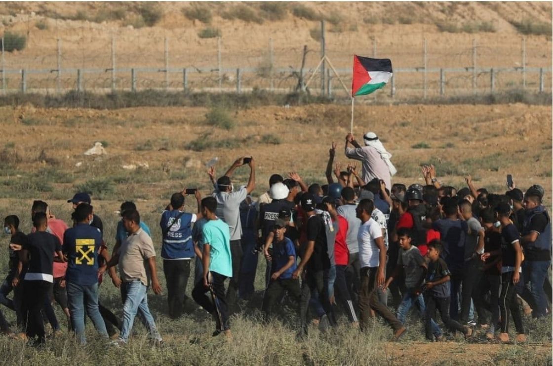 غزة: جرحى برصاص الاحتلال وقنابل الغاز على مسيرات فلسطينية قرب السياج الشائك