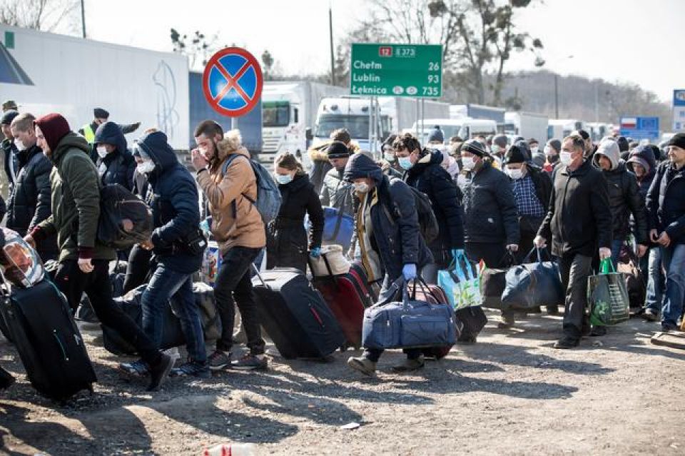 السلطات البولندية تلغي جزءاً من تمويل اللاجئين الأوكرانيين