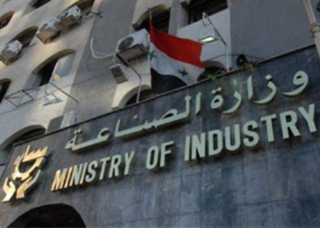 هل ينقذ وزير الصناعة القادم ما أفسده الفاسدون؟
