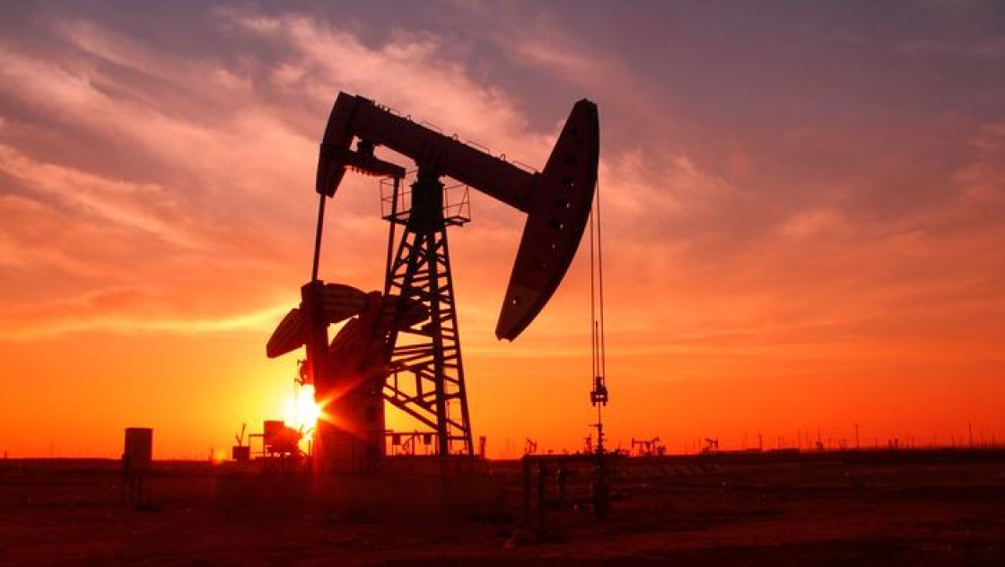 الطاقة الدولية: نفاد احتياطات العالم النفطية المتراكمة أثناء الوباء