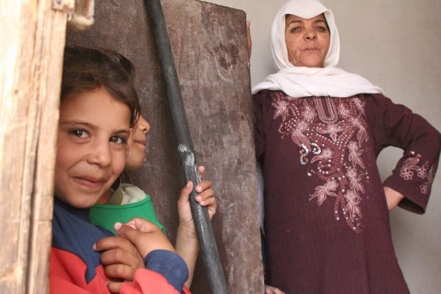 بدخل أقل من 242 ألف ليرة..  الأسرة فقيرة بالمطلق