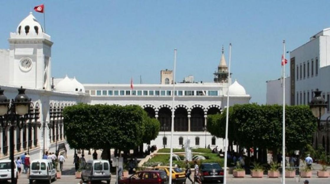 خسائر المؤسسات الحكومية التونسية تتجاوز 2.2 مليار دولار