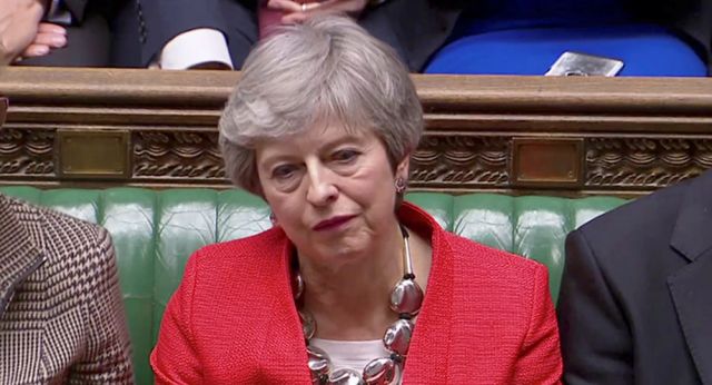 ماي توجه طلباً لحوار قادة المعارضة