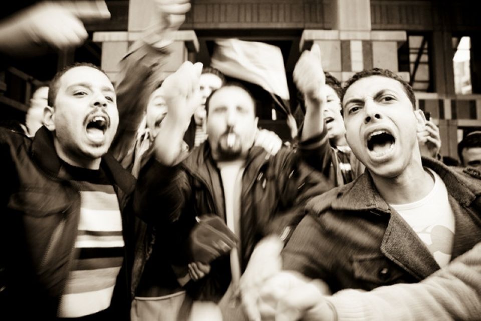 &laquo;العمال العرب&raquo; يتساءلون عبر &laquo;أمينهم العام&raquo;..!