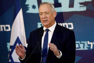 وزير الحرب الصهيوني يزور باريس بسبب فضيحة بيغاسوس