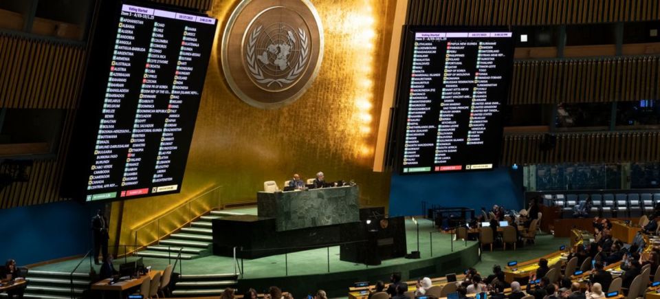 الجمعية العامة للأمم المتحدة تعتمد إعلان حل الدولتين بالأغلبية وسط تزايد عزلة أمريكا و«إسرائيل»