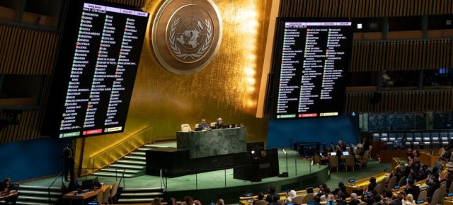 الجمعية العامة للأمم المتحدة تعتمد إعلان حل الدولتين بالأغلبية وسط تزايد عزلة أمريكا و«إسرائيل»