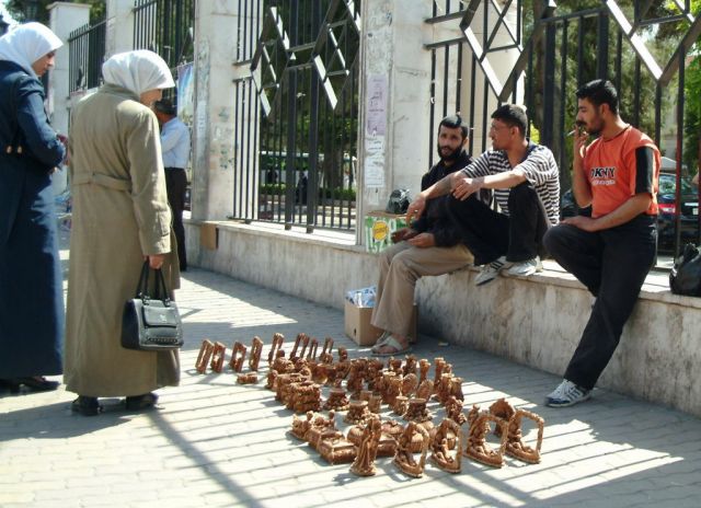 التهام الحقوق.. يمنع الاستقرار (2)