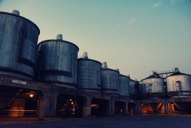 خاض العمّال نضالاً لمدّة عامين لإنقاذ عملهم ووقف أيّ عمليات نقل آليات من المصنع