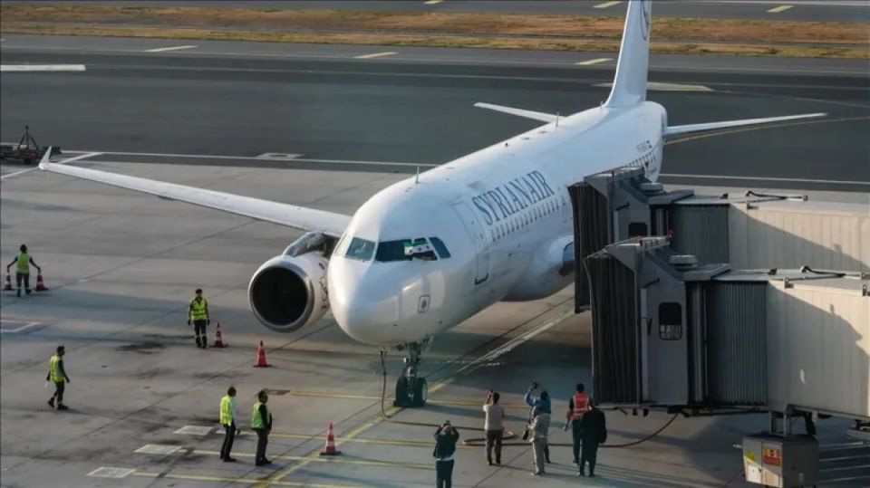 الخطوط الجوية السورية توظِّف مبتدئين بخبرة 15 يوماً وتتخلى عن موظفين بخبرة سنوات!