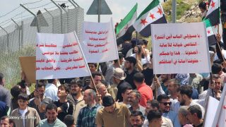 ريف حلب: وقفة احتجاجية لأهالي &laquo;جبل عقيل&raquo; رفضاً لاستيلاء قاعدة تركية على أراضيهم