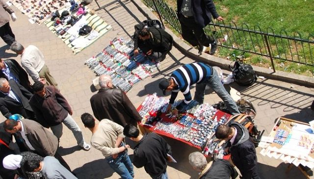 في العاصمة.. صاحب البسطة مخالف والمستثمر مستثنى!