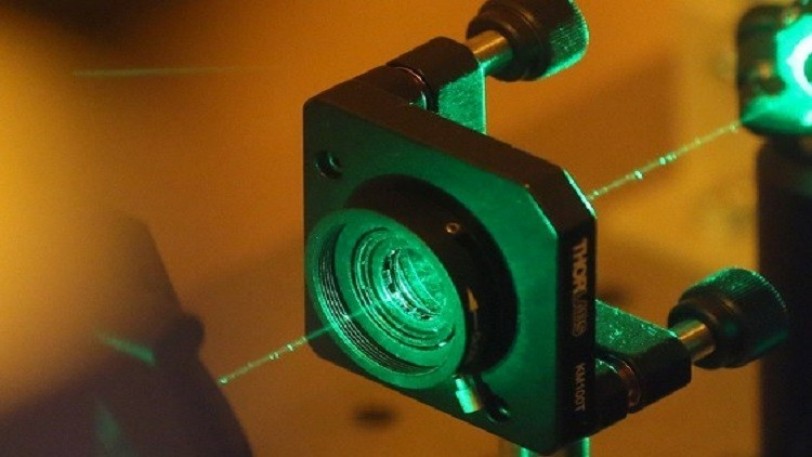 ليزر للملاحة الجوية والبحرية!