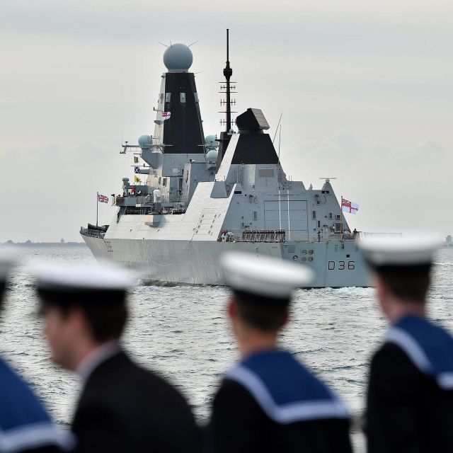 استفزاز بريطاني وردع روسي حازم