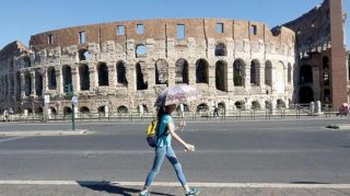 أزمة إيطاليا تهدد اقتصادها وتدمي اليورو