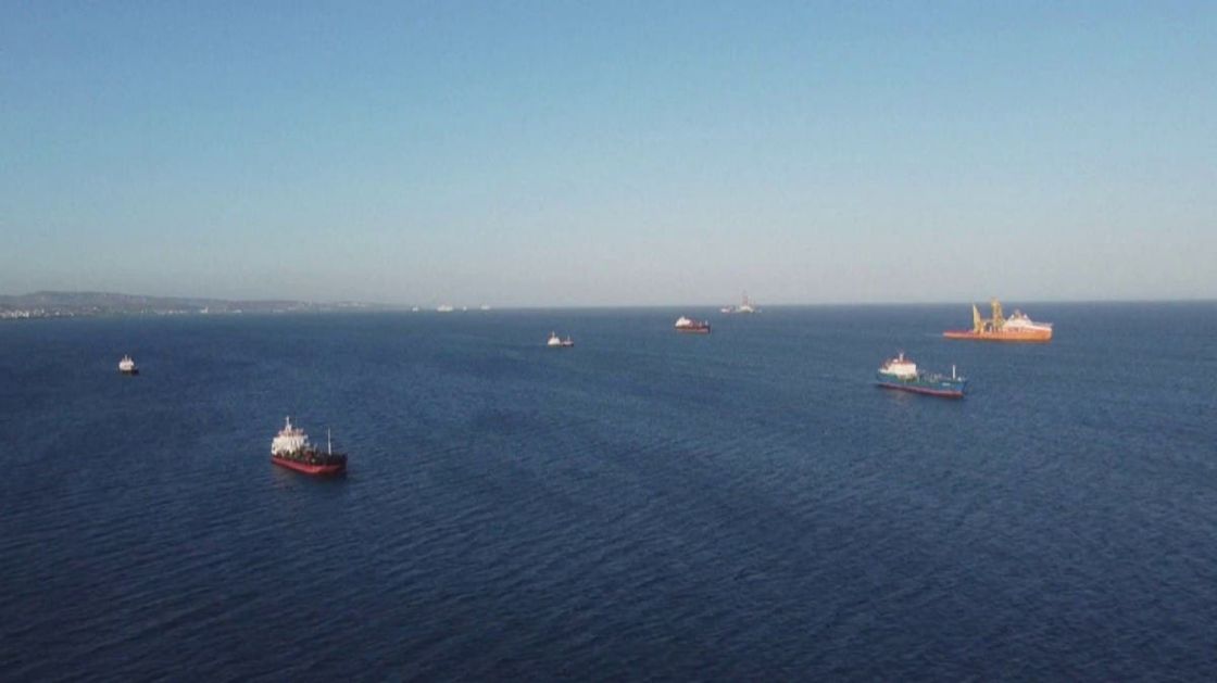 انخفاض حركة الملاحة عبر &laquo;باب المندب&raquo; إلى النصف خلال 24 ساعة