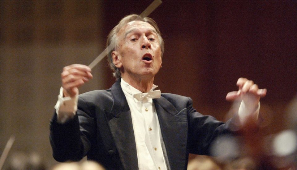 المايسترو أبادو.. (الموسيقا للشعب)