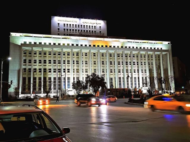 9000 ليرة للدولار: المركزي يرفع التسعيرة 6% خلال 48 ساعة للصرافة والحوالات ويواصل تثبيتها للمصارف