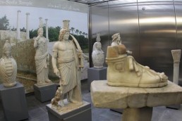 مجموعة &laquo;معبد الرأس السوداء&raquo;.. في معرض