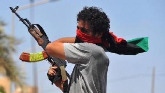 مخطط محتمل لتقسيم ليبيا ووقف الزحف الصيني على القارة  خبراء: تسليح المعارضة يثير خطر «بلقنة» ليبيا وأفريقيا
