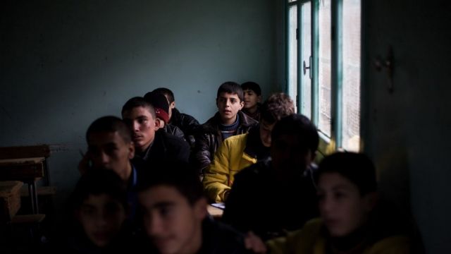 حلب.. دكاكين التعليم