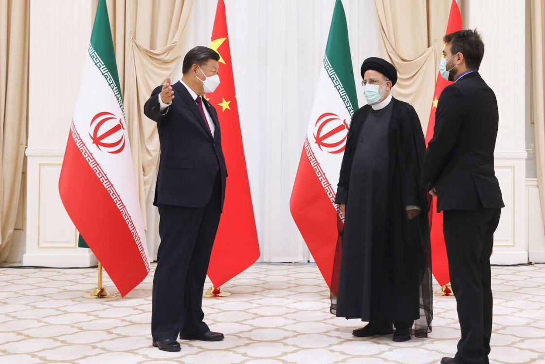 الرئيس الإيراني يباشر زيارته إلى الصين