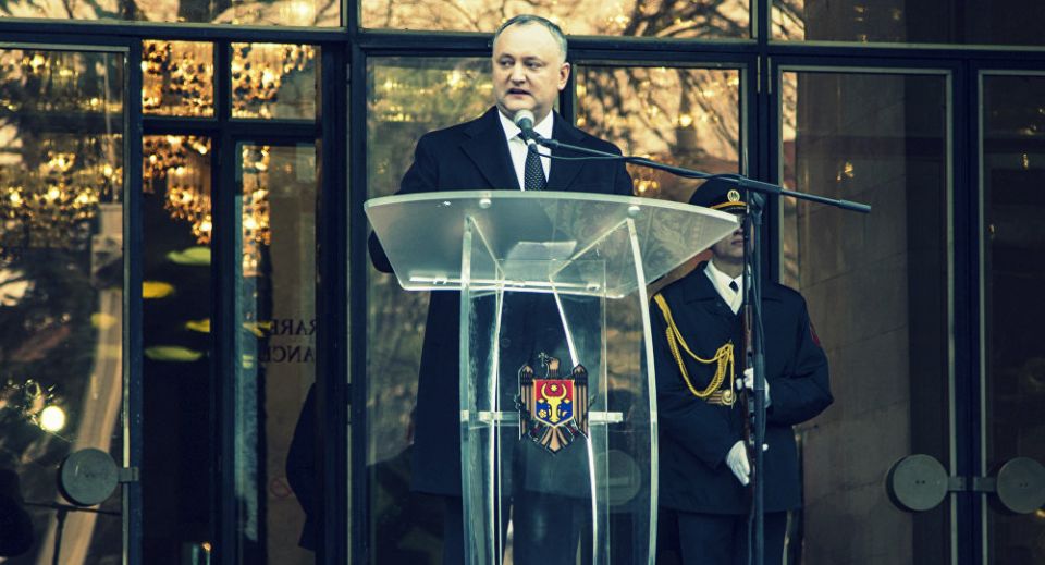 «مولدوفا» تعلق سلطات الرئيس