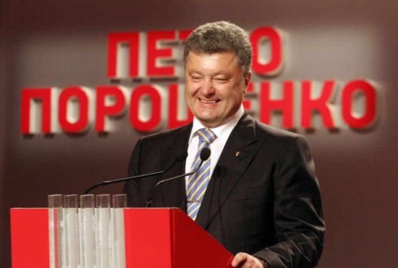 الرئيس الأوكراني يكلف الحكومة بفتح ممر إنساني