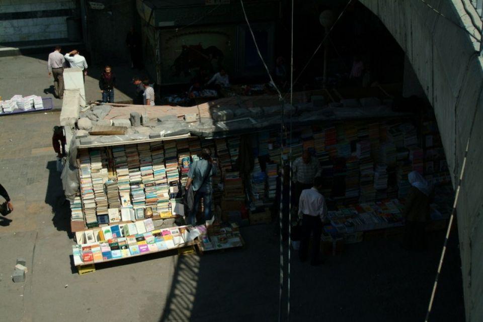بعيداً عن منتديات &laquo;ساحرة الأجفان&raquo;!