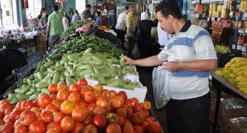 تثبيت سعر الصرف لم يحْمِ القدرة الشرائية لليرة السورية!