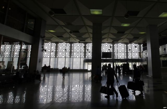 من هو صاحب القرار في المؤسسة السورية للطيران؟..  وهل هناك &laquo;نازحون&raquo; في مطار دمشق الدولي؟