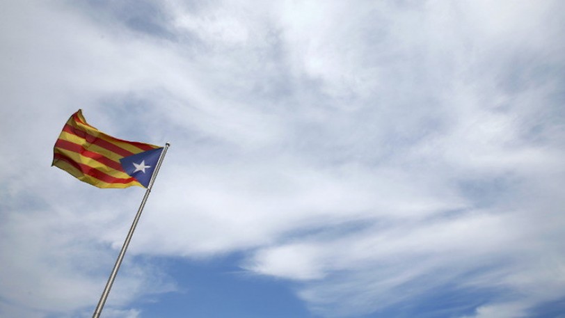 برلمان كاتالونيا يتبنى قرارا حول الاستقلال عن إسبانيا