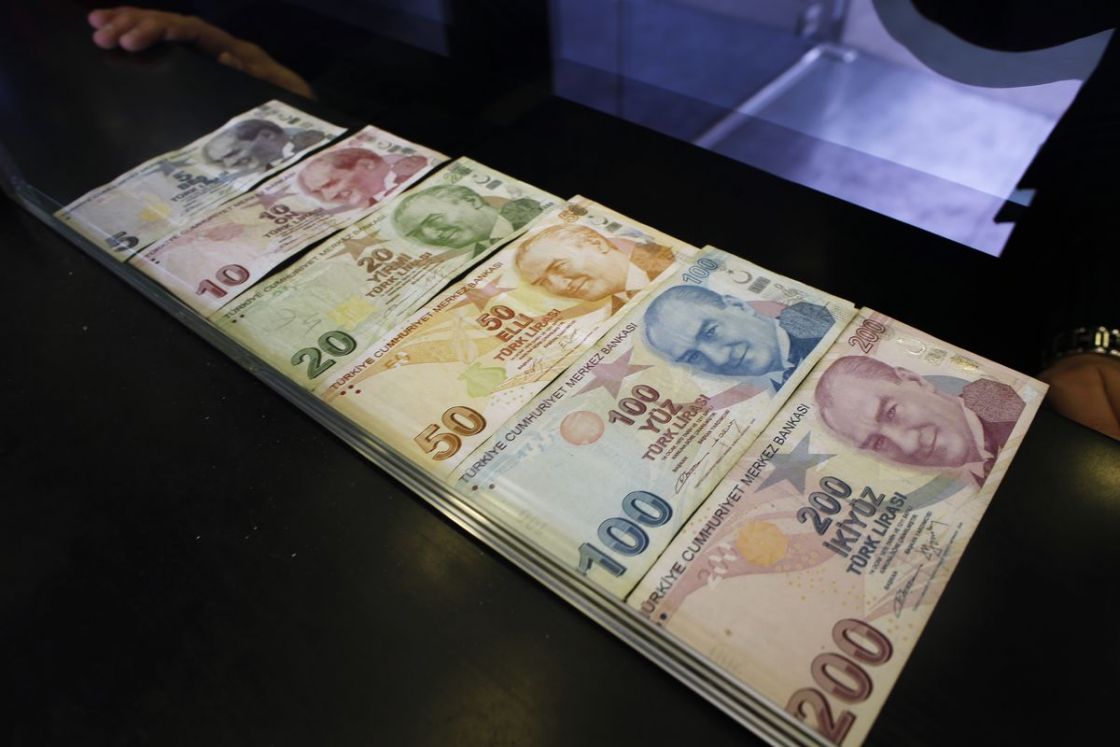 الليرة التركية تتهاوى بعد قرار المركزي تثبيت أسعار الفائدة