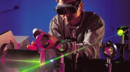 اكتشاف علمي يمهّد لابتكار ليزر غرافيني