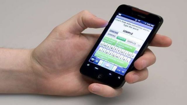 ابتكار طريقة لقراءة الرسائل القصيرة باللمس