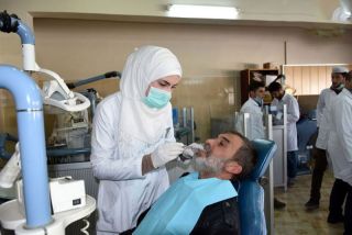 دراسة لاعتماد اختبار لمزاولة مهنة طب الأسنان، تشكيك صريح بجودة الشهادات الجامعية السورية...!