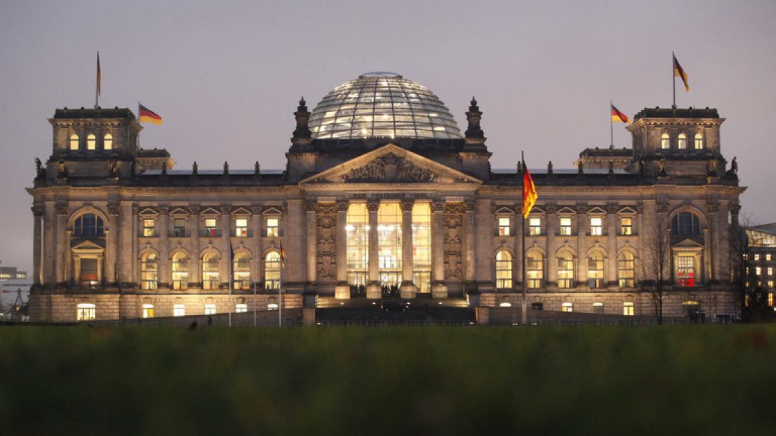 برلماني ألماني رداً على السفير الأمريكي: ألمانيا ليست مستعمرة أمريكية