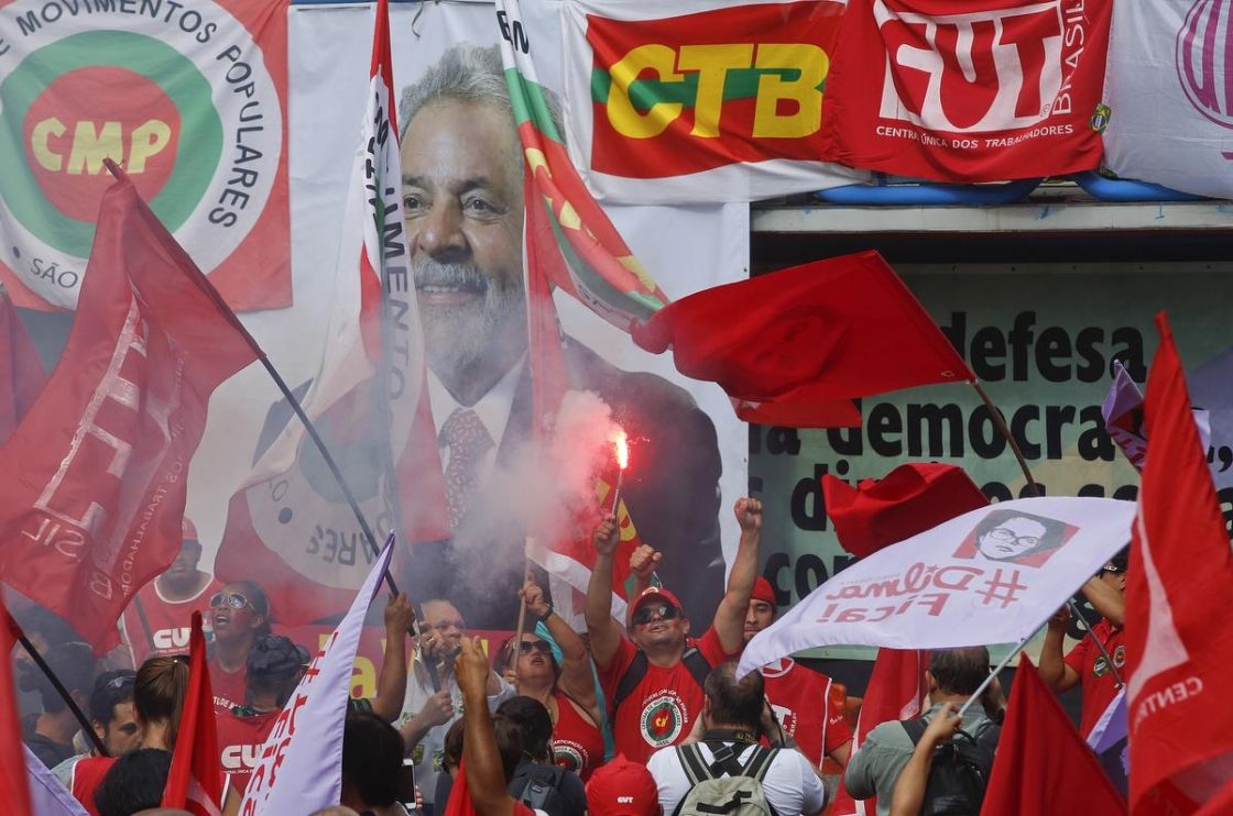الأزمة في البرازيل: الانقلاب يخطو نحو إزاحة روسيف.. واليسار يفتح النيران