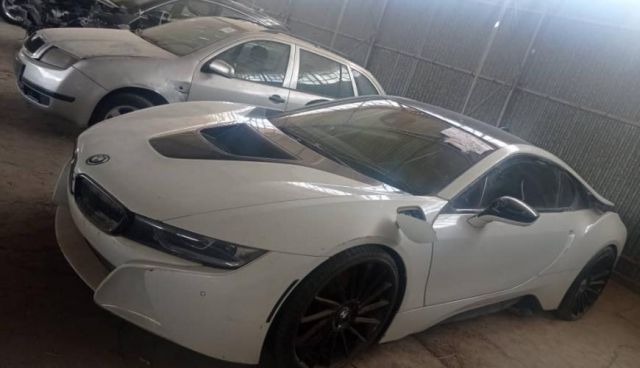 مزاد السيارات ومليارديرية البلاد!