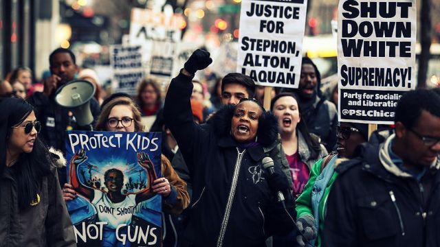 مظاهرات بشيكاغو احتجاجاً على عنف الشرطة