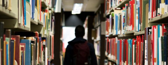 خرق جدار الأكاديميا والعلوم والديمقراطية المزيفة