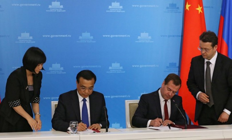روسيا والصين توقعان 38 اتفاقية لدعم الشراكة الشرقية