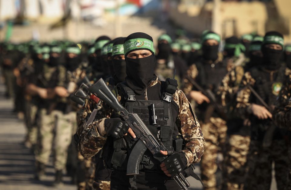 حماس: المقاومة ستدوس على مخططات إدخال قوات أجنبية أو عربية لإدارة غزة
