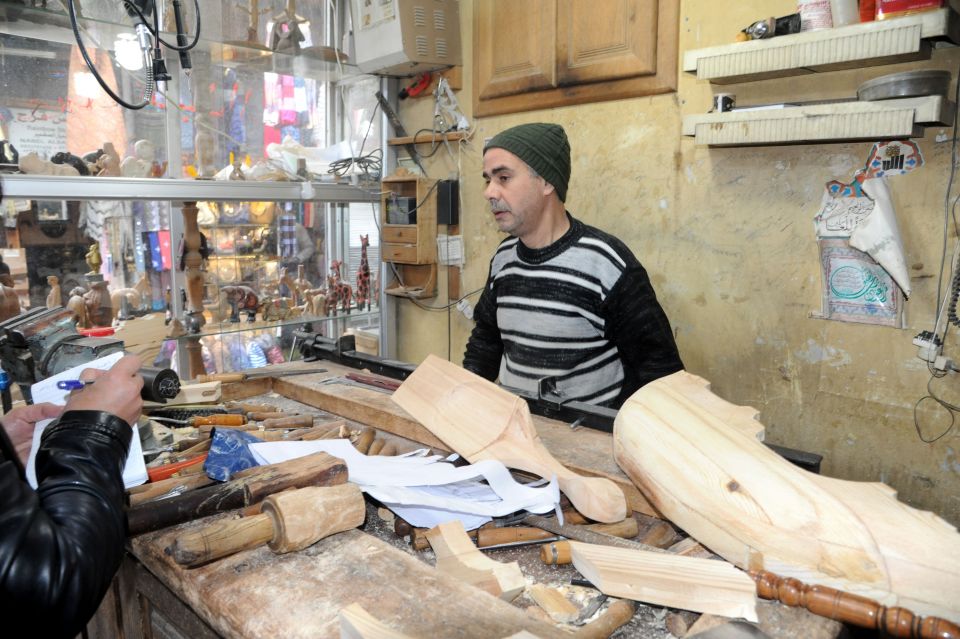 تطويع الخشب أسهل من تطويع صعوبات الحياة!