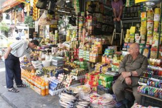 هل تتصدى الحكومة فعلاً.. للمستوردين الستة الكبار؟!