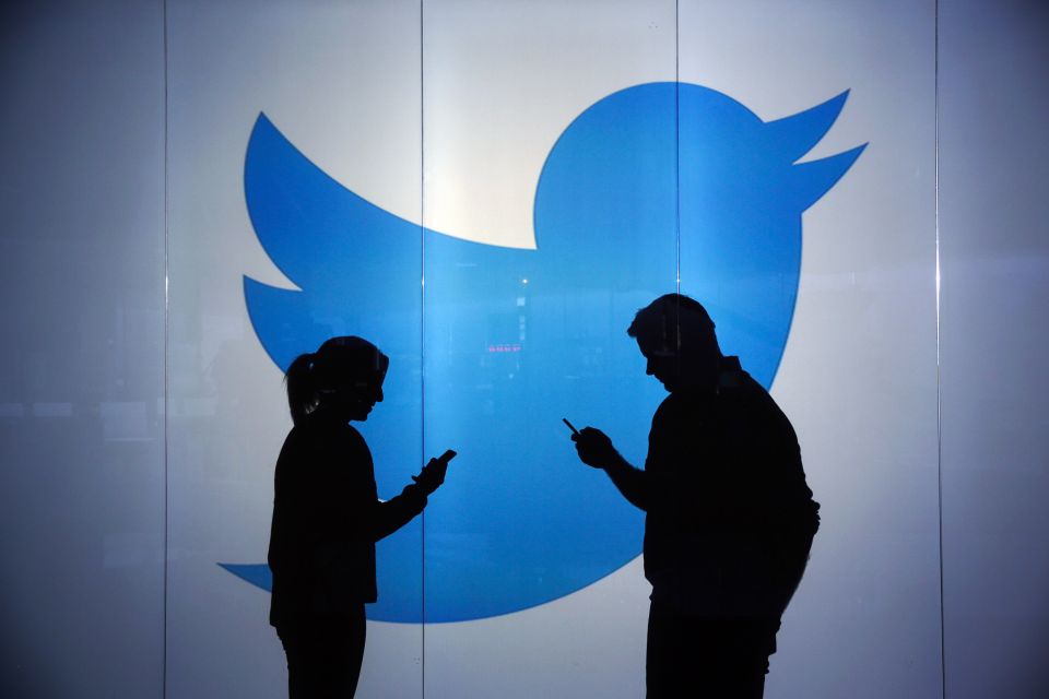 «تويتر»... فضاء السجالات السياسية