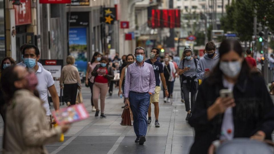 الإغلاق التام يعود إلى أوروبا مع مخاوف بعودة الجائحة
