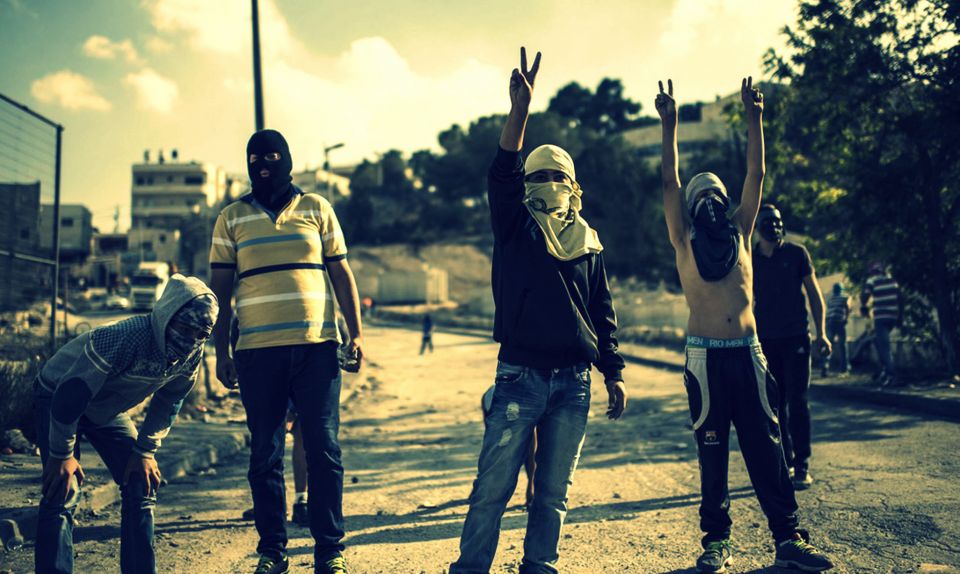 تراجعت حكومة العدو عن قرارها الأخير بعد مواجهات جرت في مدينة القدس