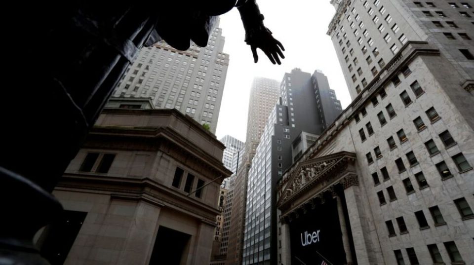 المليارديرية يخلقون مسرح دمى إعلامياً ليبقوا بمأمن